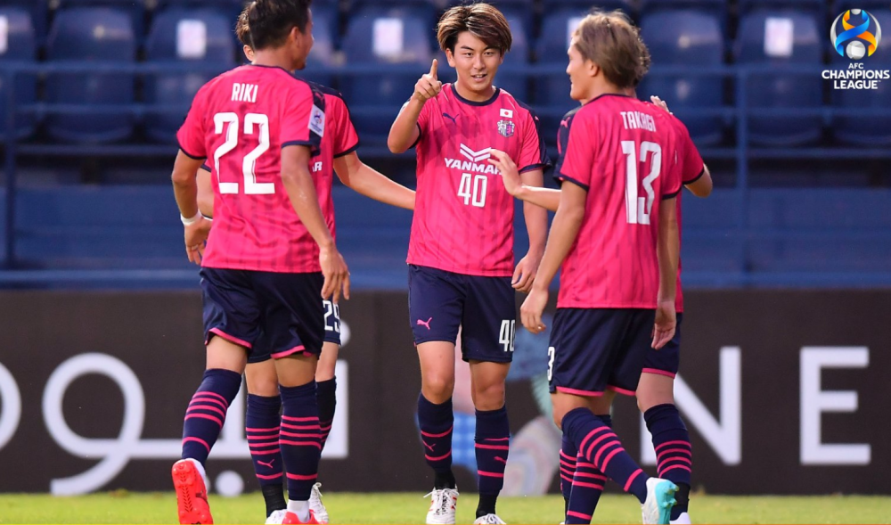 包含加时末段体能课后；底特律活塞队长鼓劲备战亚冠；赛场秩序良好；团队化学反应显著的词条